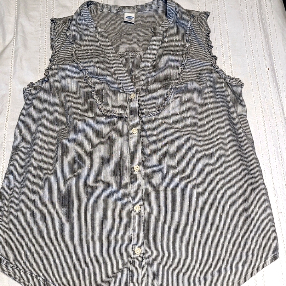 Old Navy sleeveless button down, XS